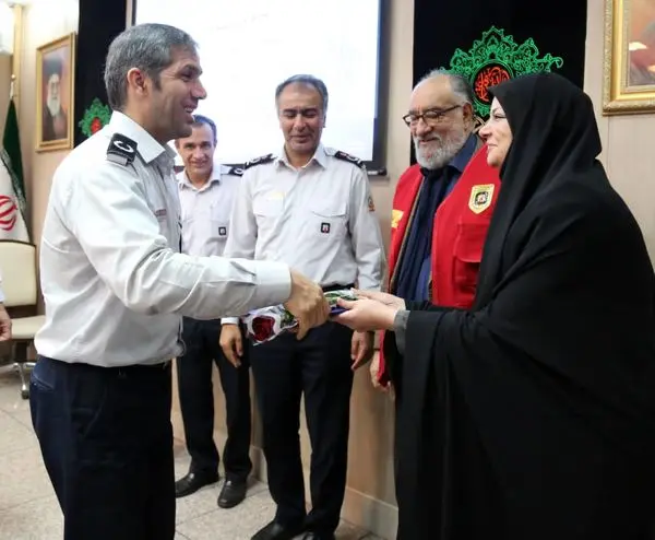 برگزاری مراسم تقدیر از آتش نشانان در منطقه 7

