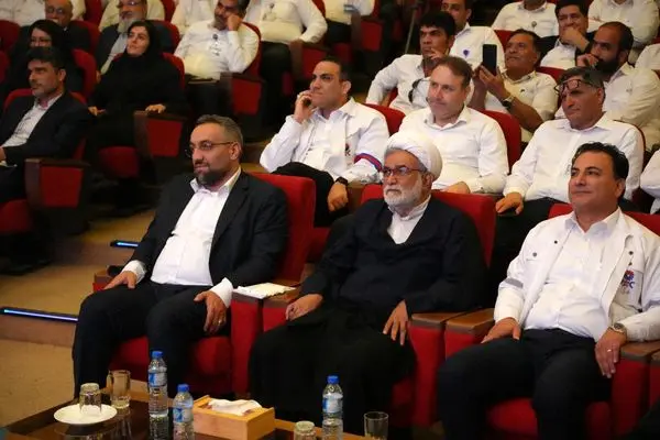 مراسم بزرگداشت هفته کارگر و تجلیل از کارگران نمونه پتروشیمی جم برگزار شد