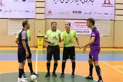 راهیابی تیم فوتسال بیمه به فینال جام همدلی
