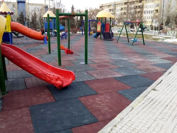 
مرمت بیش از دو هزار مترمربع از کفپوش بوستان های شمال شرق تهران