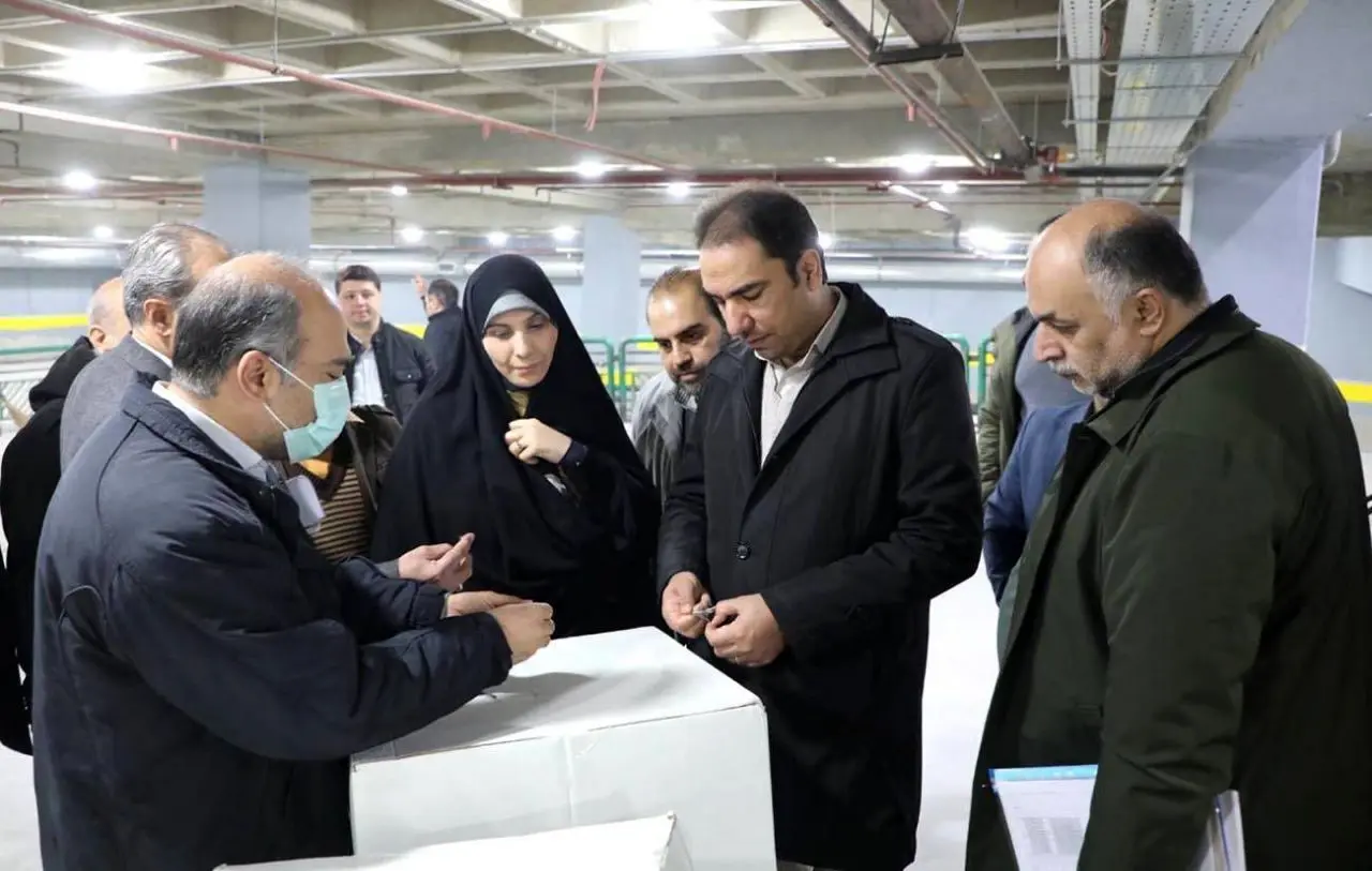 بهره‌برداری از پارکینگ عمومی شهید مدنی، بهمن ماه امسال