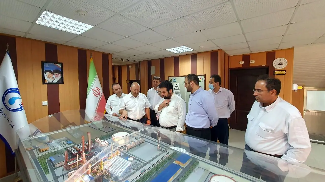  مدیرعامل هلدینگ غدیر و هلدینگ نفت و گاز پارسیان از پتروشیمی زاگرس بازدید کردند