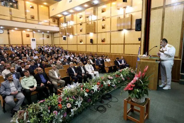 نیروی دریایی ارتش اقتدار ایرانیان را به نمایش گذاشت

