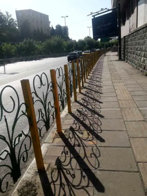 حاشیه بزرگراه شهید مدرس ایمن سازی شد 

