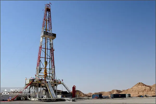 مشارکت پژوهشگاه صنعت نفت در طرح بهبود تولید میدان آذر
