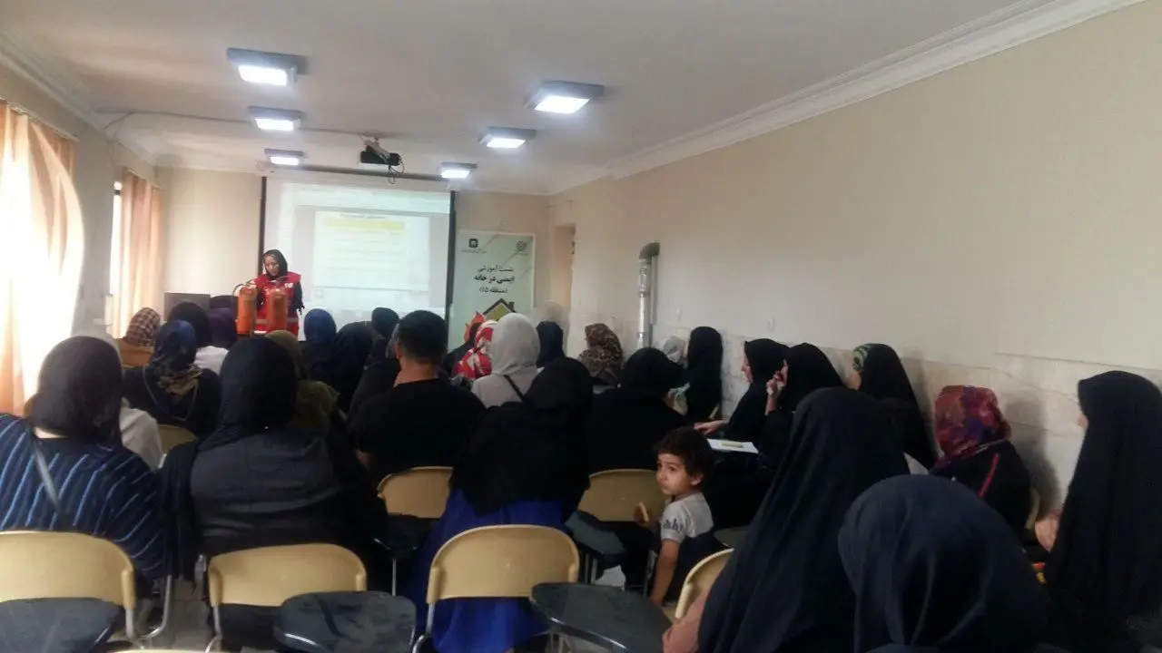 برگزاری کارگاه های «ایمنی در خانه» ویژه بانوان منطقه 15 