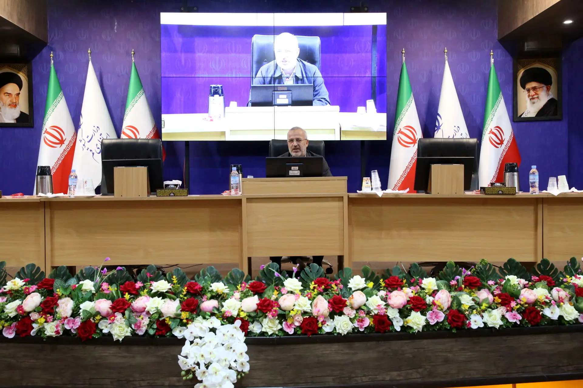  قم باید در حوزه ی اقتصاد، سلامت و فرهنگ سرامد کشور باشد
