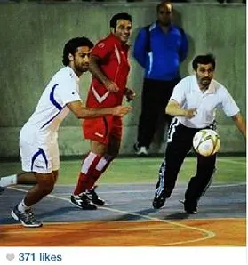 کورس احمدی نژاد با اسطوره استقلال+عکس 