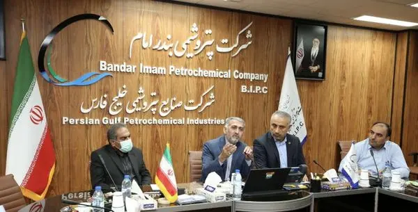 تقدیر فرماندار بندر ماهشهر از مدیرعامل پتروشیمی بندرامام

