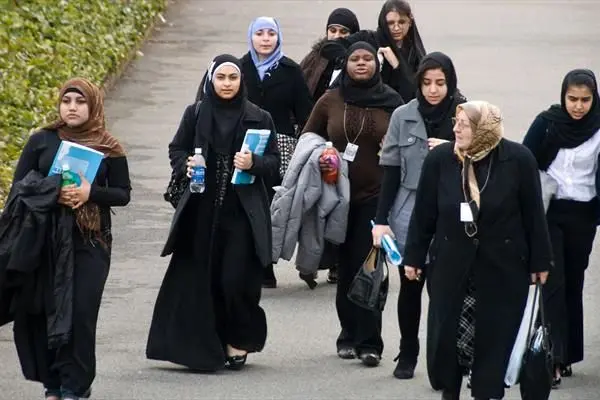 یا بی حجابی اجباری و حفظ شغل یا حجاب و بیکاری +عکس