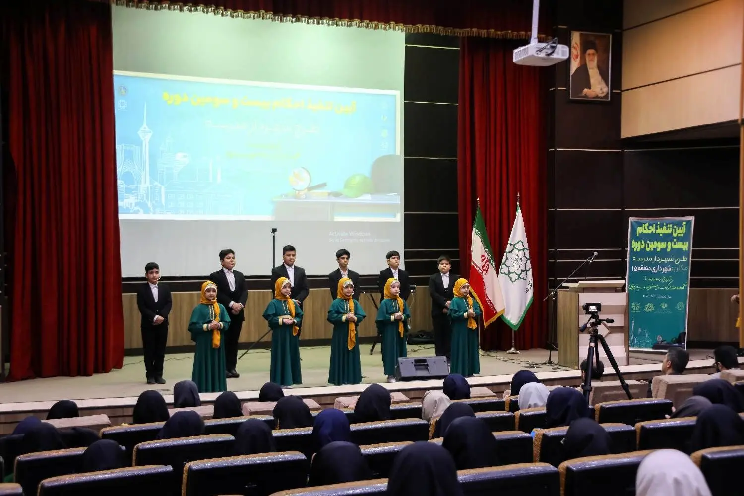  جوانان میدان‌داران اصلی گام دوم انقلاب هستند


