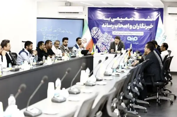 به مناسبت روز خبرنگار، نشست صمیمی با خبرنگاران