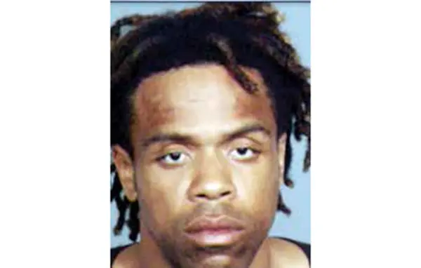 دستگیری مردی که جسد یک زن را بر دوش داشت! +عکس