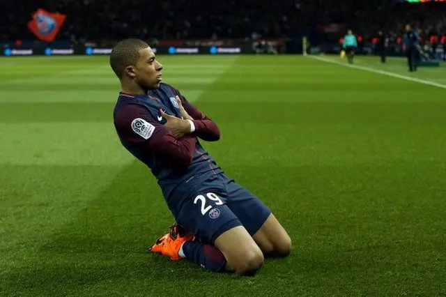 ام‌باپه به دیدار برابر رئال
می‌رسد
