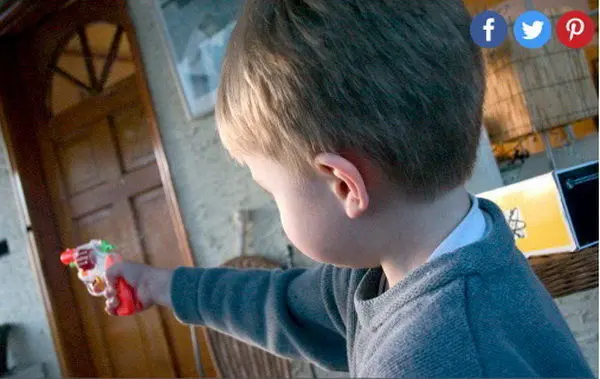 چگونه شاهد خشونت بودن به سلامت
روان
کودکان آسیب میزند؟