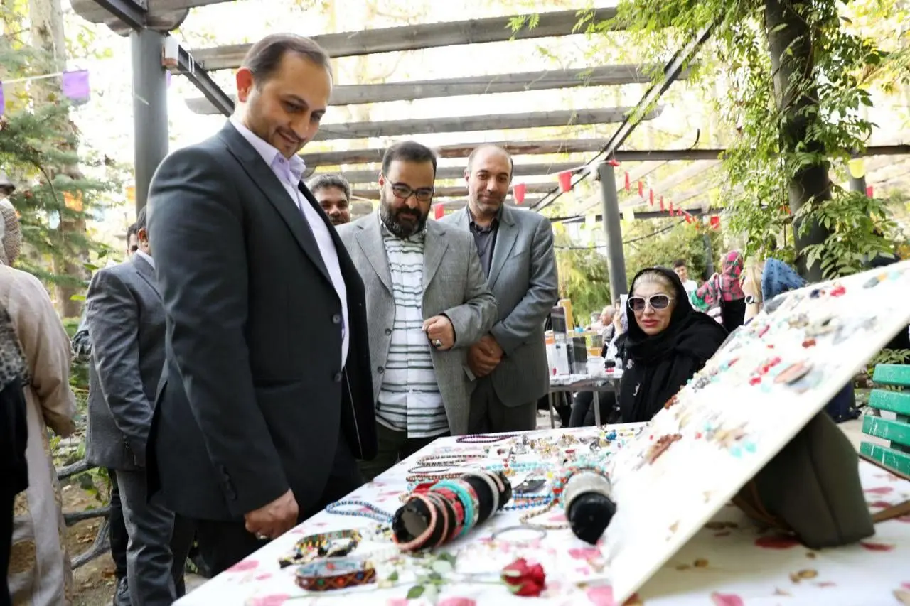 برگزاری ویژه برنامه روز سالمند در بوستان پایداری منطقه ۳ 

