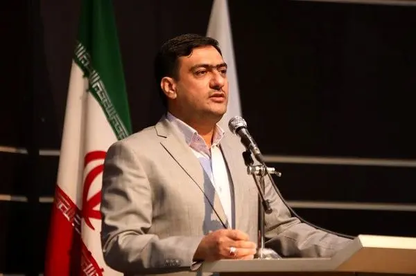 کارگران خدمات شهری و فضای سبز ستون اصلی خدمات شهر را برعهده دارند