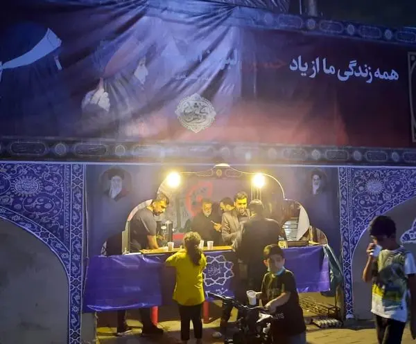 برپایی موکب "زندگی حسینی" در فلکه دوم نیروی هوایی