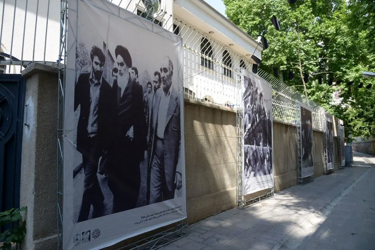 
شمال تهران در سوگ  امام خمینی (ره) سیاهپوش شد 

