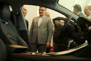 مدیرعامل بانک ملی ایران از دو شرکت خودرو ساز داخلی بازدید کرد