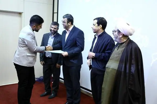 همکاری هیات امنا، به تلاش های خادمان شهر  برای رفع مشکلات محلات سرعت می بخشد