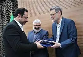 تقدیر بنیاد شهید و امور ایثارگران از شرکت بیمه دی 