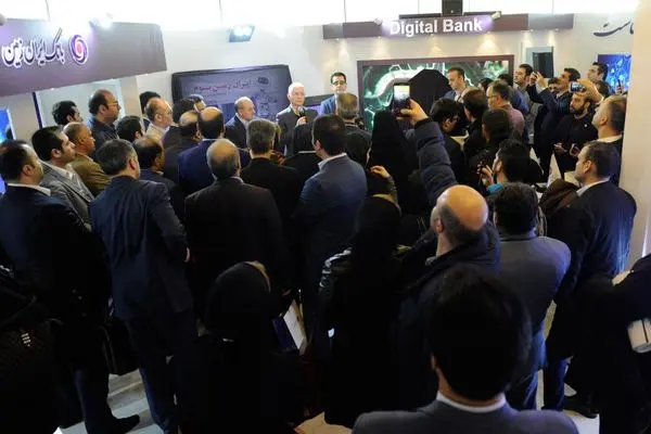 رونمایی از دو طرح هدیه کارت و ایران زمین بوم