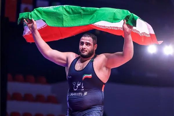 تمجید اتحادیه جهانی کشتی از عملکرد سنگین وزن کشتی فرنگی