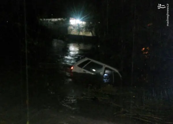 غرق‌شدن پراید در سیل رودسر+عکس