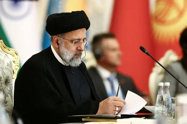 تهدید و فشار، پای دیپلماسی را سست میکند