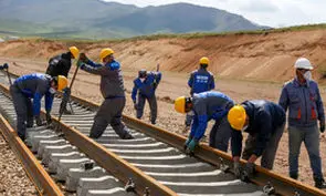 آغاز ریل‌گذاری خطوط حومه‌ای و تکمیل پروژه‌های مسکن در خراسان رضوی