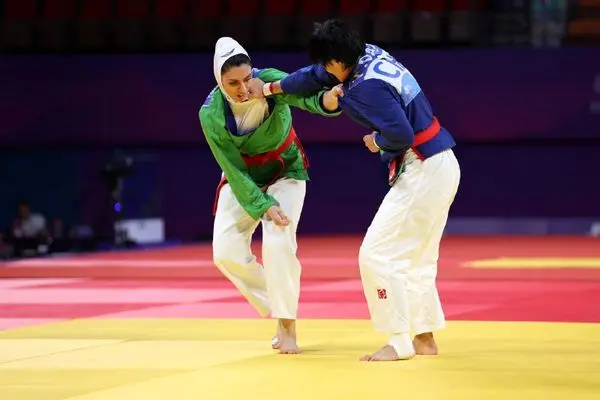 دنیا آقایی به مدال نقره دست یافت