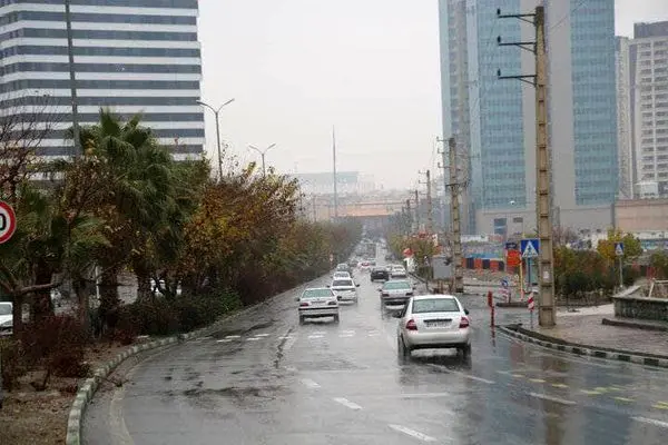 استقرار نقطه ای نیروهای خدمات شهری در معابر غرب تهران