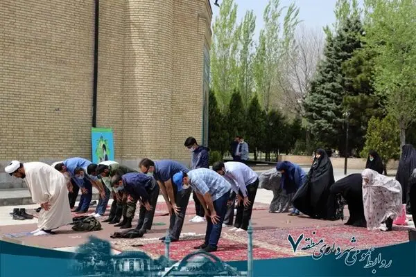 اقامه نماز جماعت در بوستانهای سطح منطقه ۷