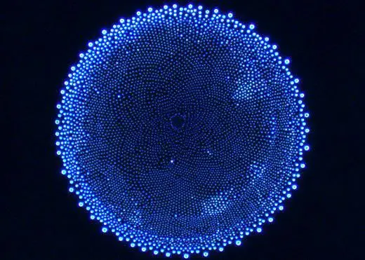 تصویر میکروسکوپی از یک قطره آب پخش شده روی زمین/عکس