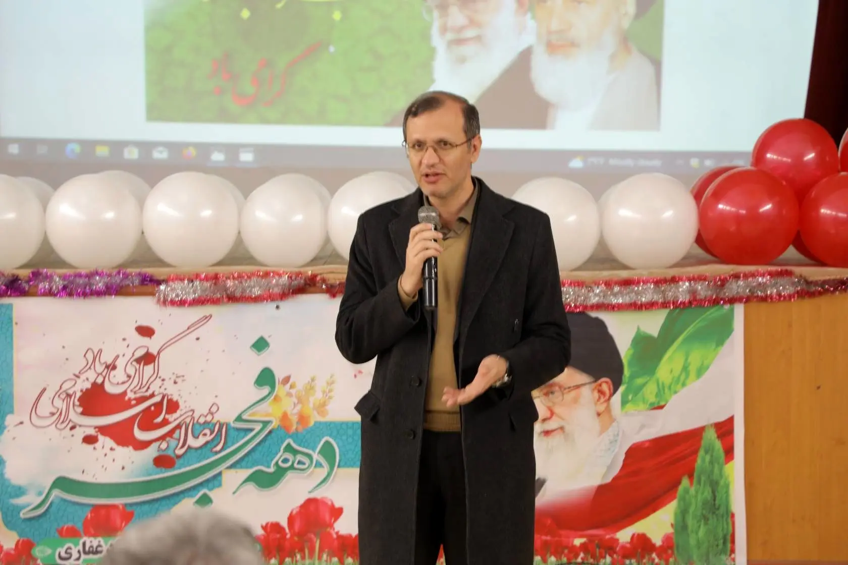 نواخته‌شدن گلبانگ انقلاب در مدارس منطقه 2