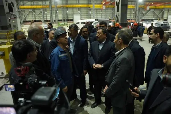 ۲ طرح نیروگاهی خورشیدی و گازی در شهرستان بافق با حضور وزیر صمت کلید خورد

