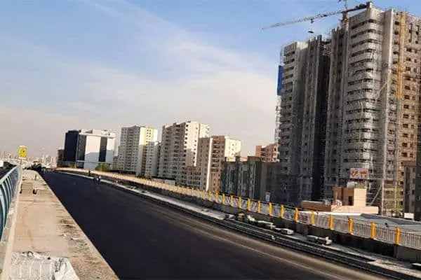 گشایش مسیر جنوب به شرق تقاطع بزرگراه شهید خرازی با محور 45 متری شهید باقری


