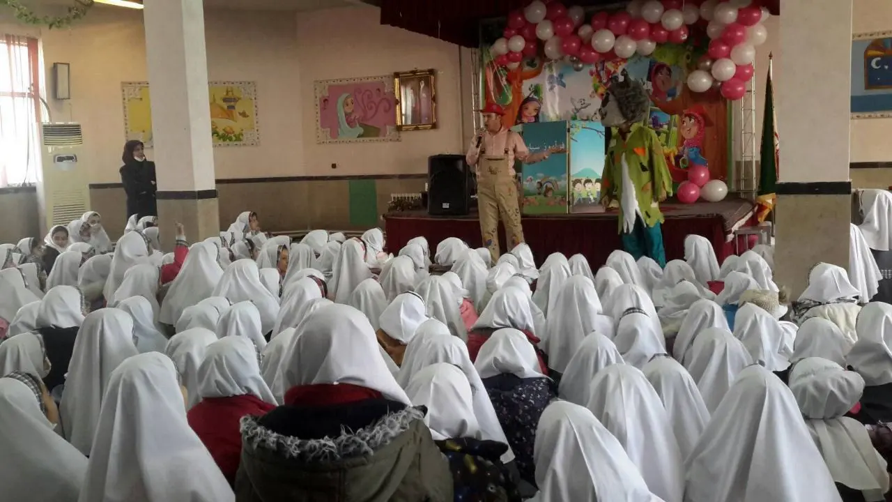 استقرار «فرآموز سیار» سلامت در مدارس منطقه ۱۳

