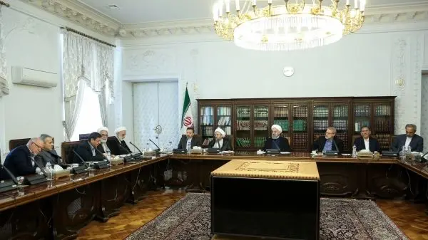 واردات اسکناس ارز از سوی اشخاص حقیقی و حقوقی به هر میزان آزاد است