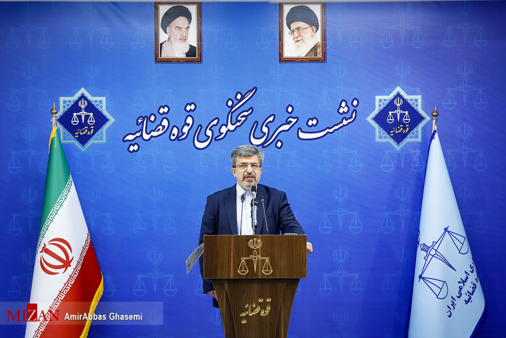 در مورد حجاب باید بدون عجله عمل کرد
