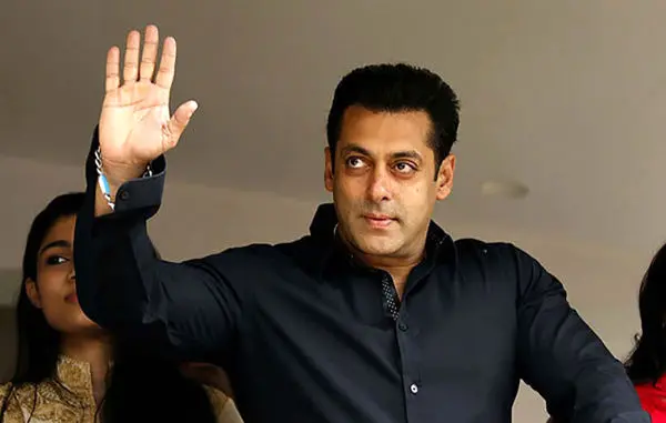 تیراندازی بازیگر معروف به حیوانات برایش دردسرساز شد+ عکس