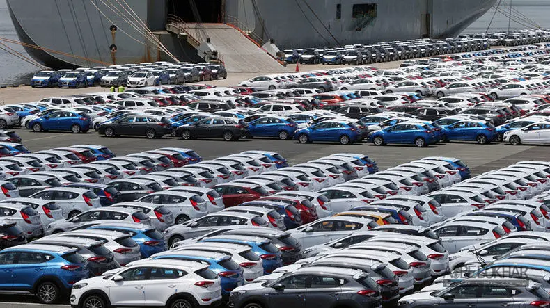 موافقت با ترخیص خودروهای متوقف در گمرک