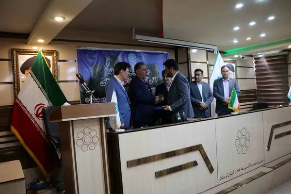 مراسم تکریم و معارفه مدیر شعب بانک توسعه تعاون استان لرستان برگزار شد