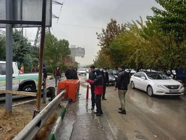 ترمیم و رفع چاله های خطرساز در بزرگراه شهید همت