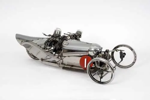 هنرنمایی های عجیب با استفاده از ضایعات اتومبیل+عکس