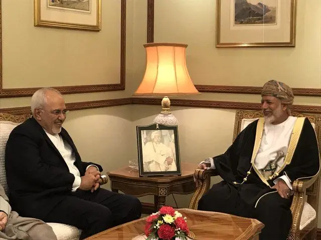 
احوال‌پرسی بن‌علوی از ظریف
