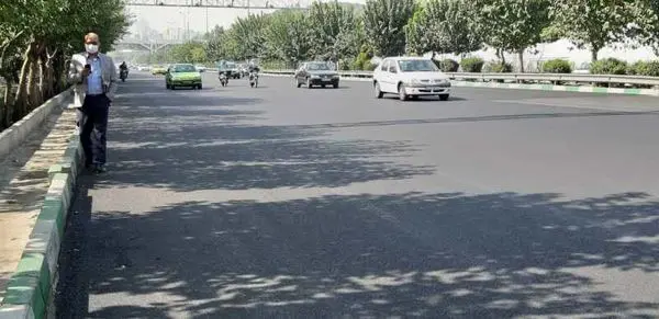 اجرای عملیات تراش و روکش مکانیزه آسفالت در بزرگراه شهید همت

