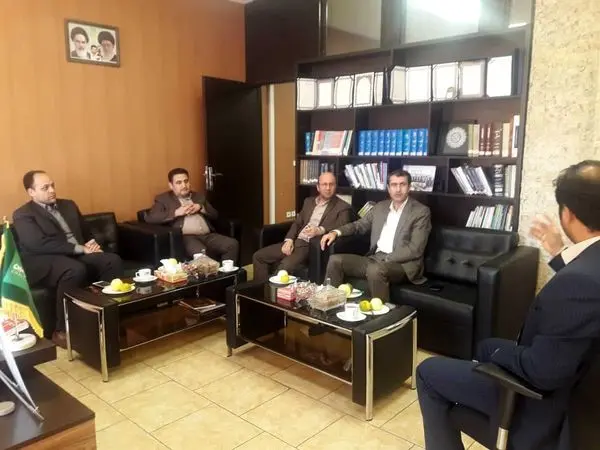 بازدید مدیر عامل بانک قوامین از معاونت حقوقی بانک
