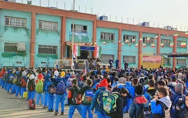 زنگ بیمه در دبستان هجده کلاسه یاسین به صدا درآمد